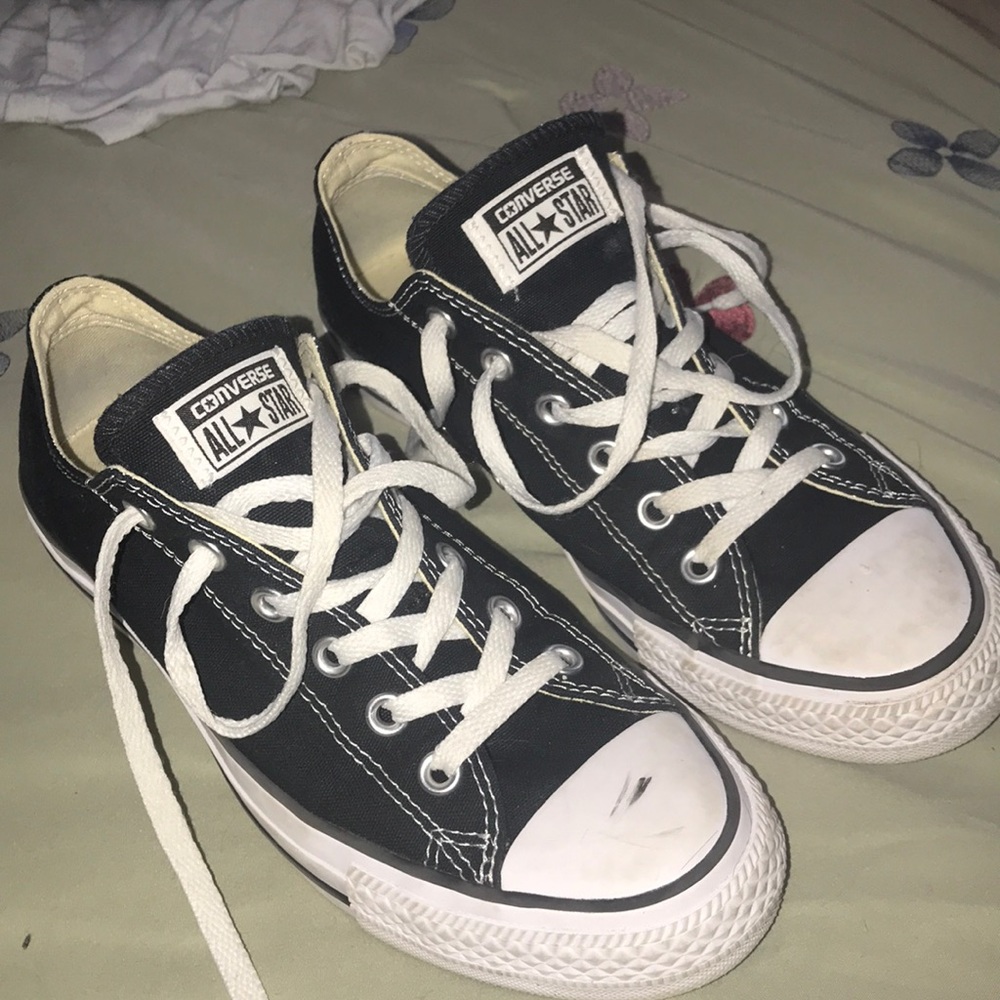 black low top converse